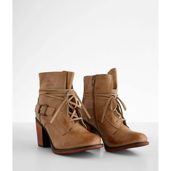 New Bianca Ankle Boot from VINTAGE 93 Tan Size 7.5 - Picture 2 of 11